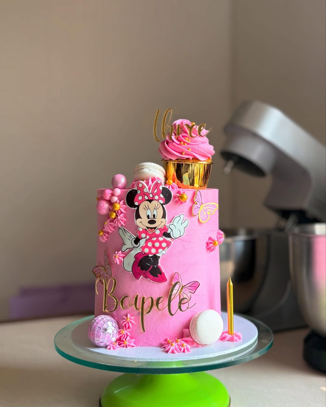 Minnie Macaron Cake by Baked by Mono